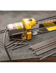 Coupe de flèches et tubes sur mesure à la machine à couper
